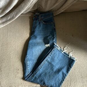 Universal thread wide legged ripped jeans size 6/28